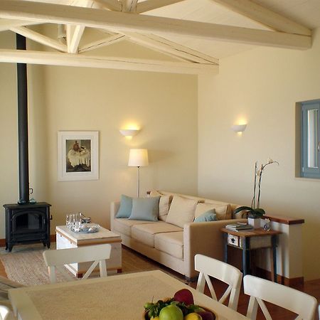 Urania Luxury Villas Pondi Екстериор снимка
