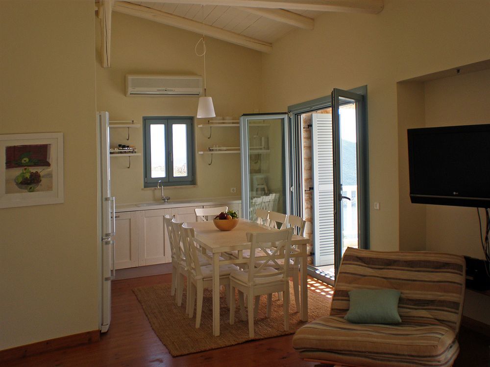 Urania Luxury Villas Pondi Екстериор снимка